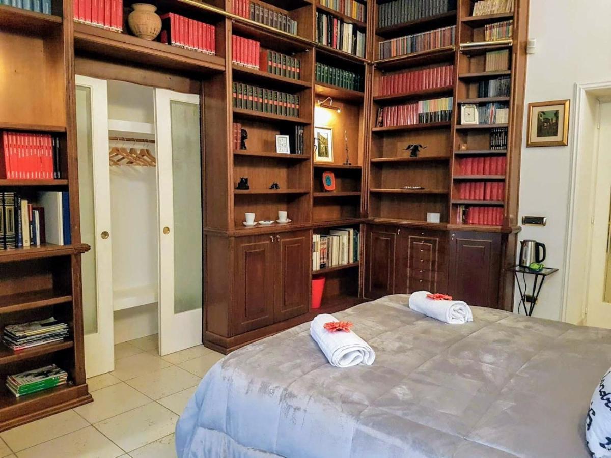 Suite Ottocento Napoletano Naples Exterior photo